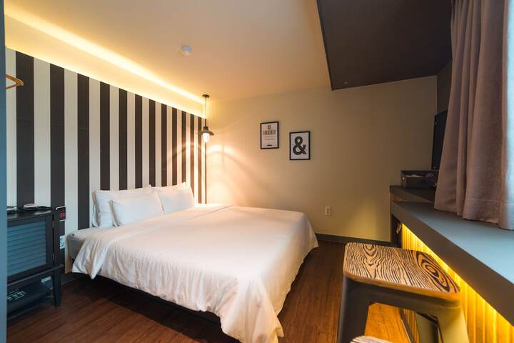Room 19 of 62