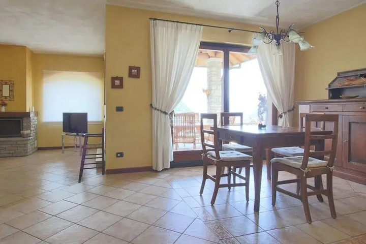 Room 2 of 14