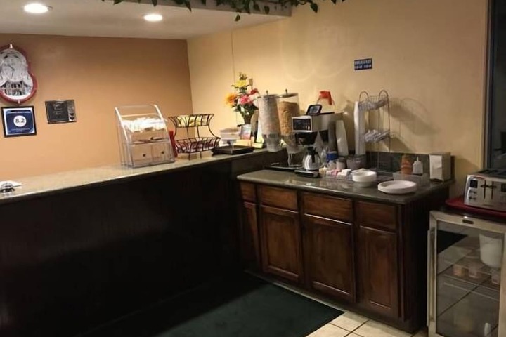 Breakfast/Coffee Service 55 of 66