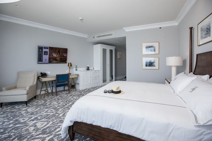 Room 6 of 71