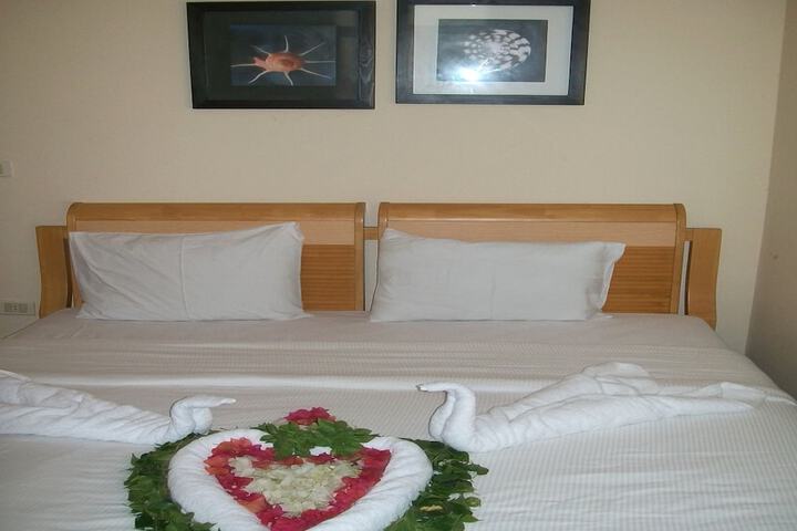 Room 10 of 29