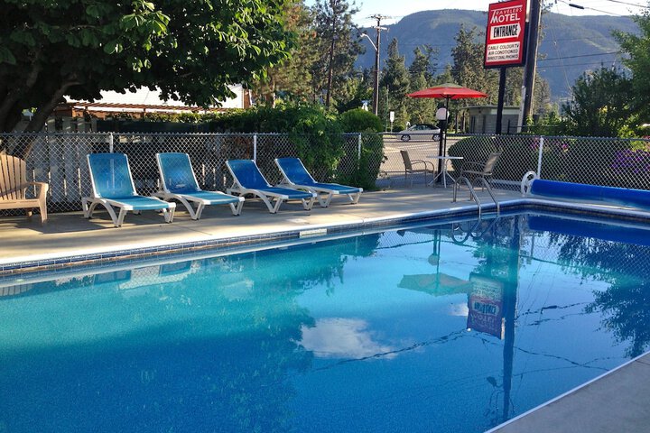 Pool 48 of 76