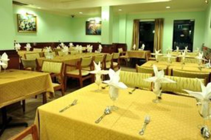Dining 6 of 20