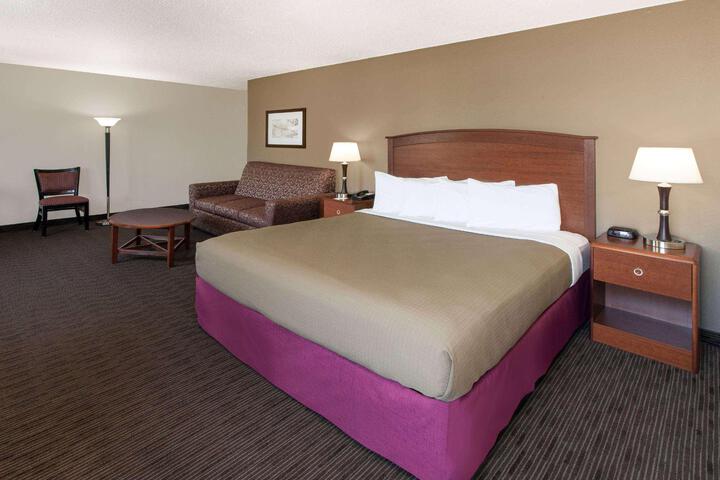1 King Bed (20 of 22)