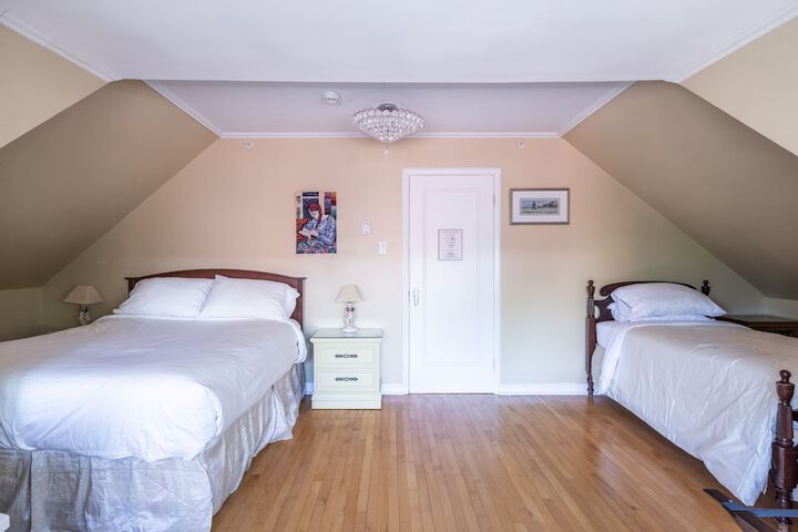 Room 22 of 51