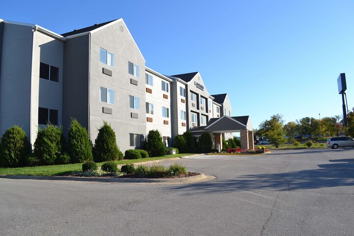 Country Inn & Suites by Radisson Fairview Heights IL