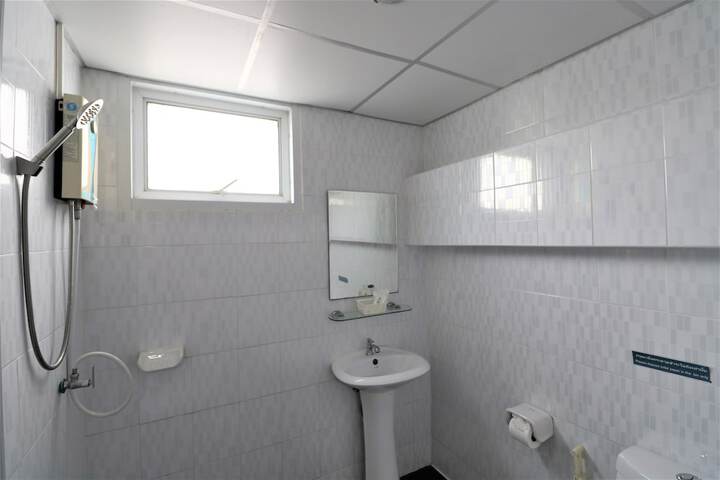 Room 19 of 33