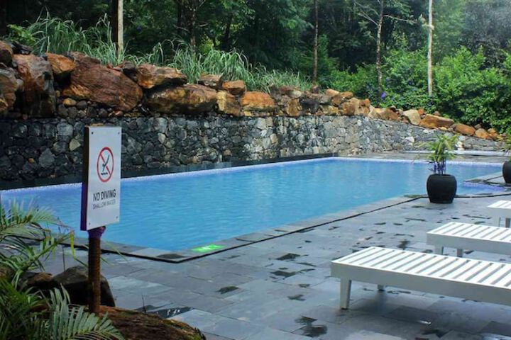 Pools & Facilities