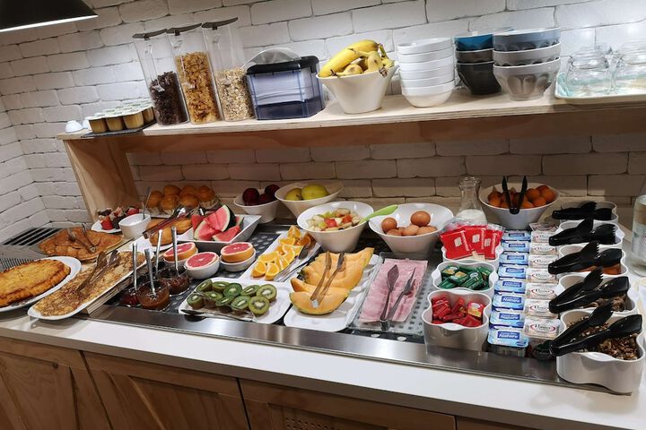 Breakfast/Coffee Service 23 of 43
