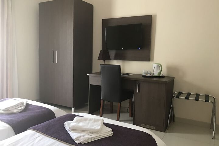 Room 9 of 43