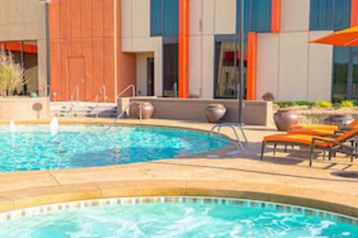 Hotel Pool