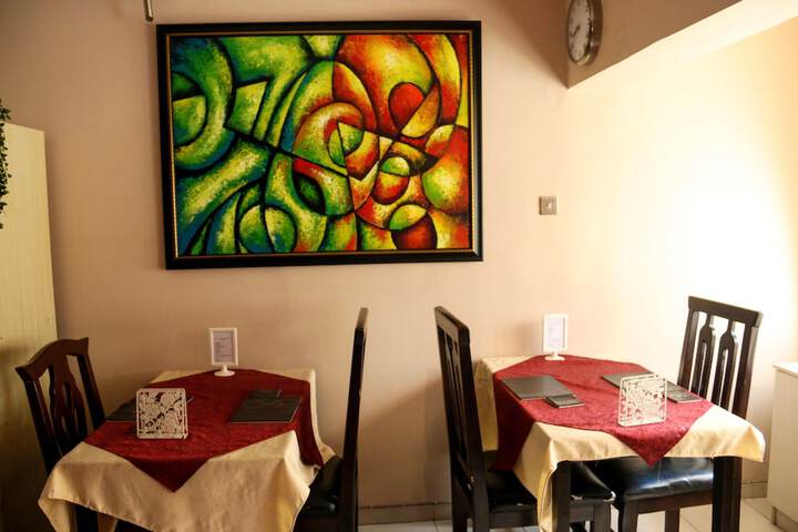 Dining 24 of 27