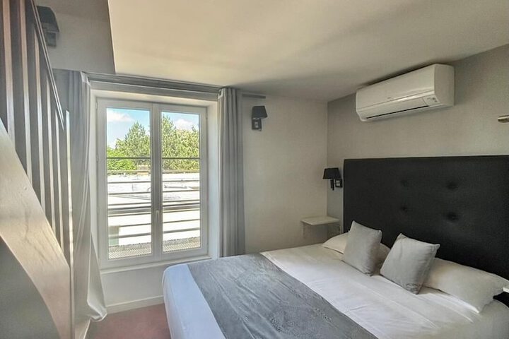 Room 16 of 30
