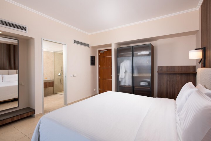 Room 51 of 283