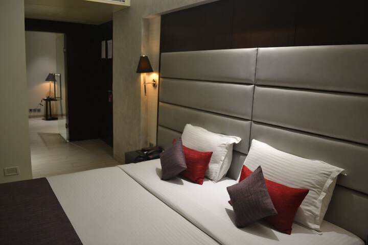 Room 13 of 65