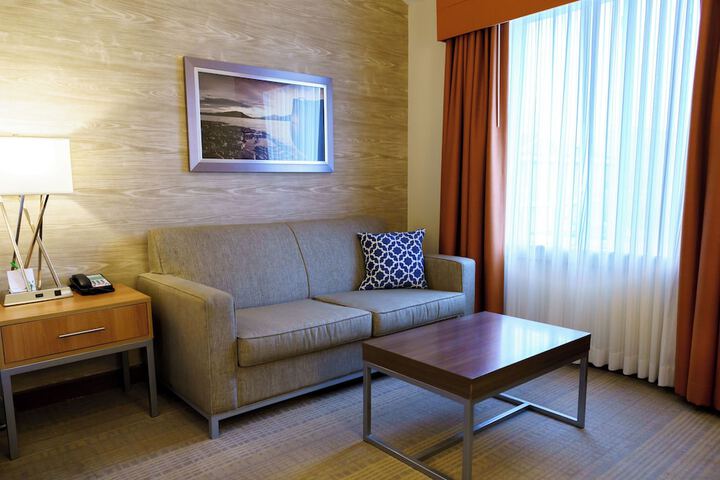 Standard Room, King or Two Doubles (10 of 12)