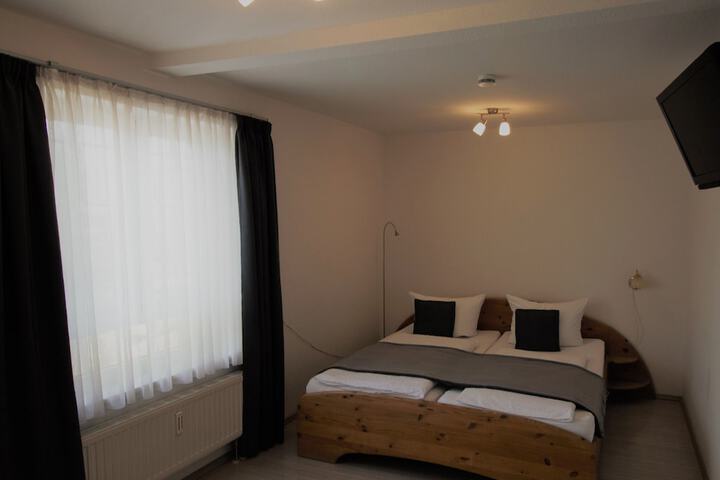 Room 3 of 23