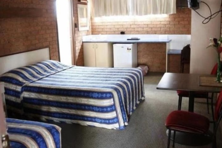 Room 9 of 46
