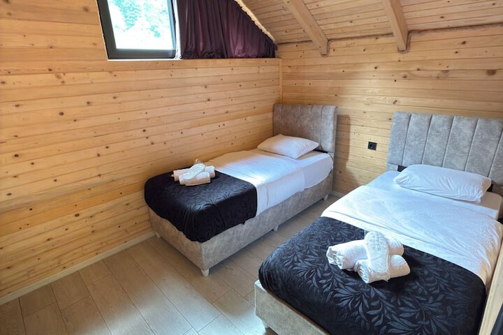 Room 2 of 6