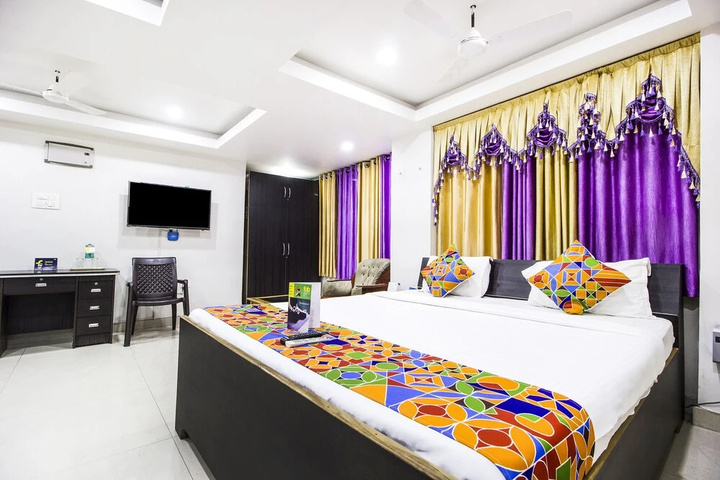Room 2 of 24
