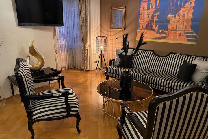 Room 11 of 20