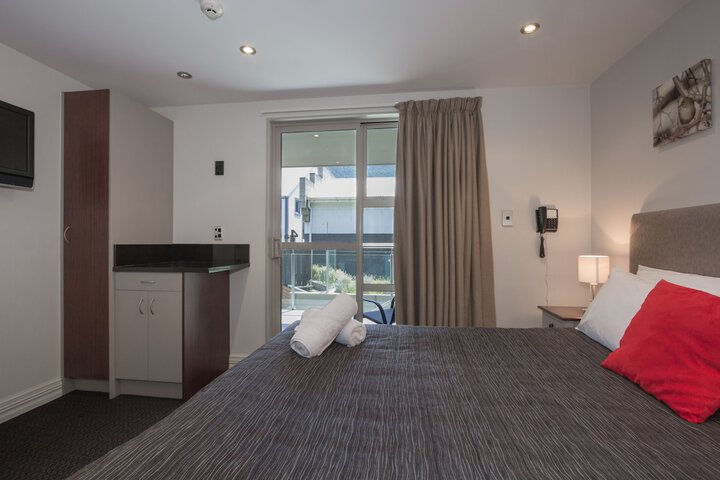 Room 14 of 108