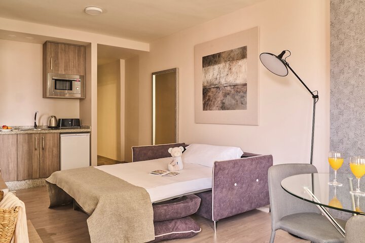 Room 3 of 41