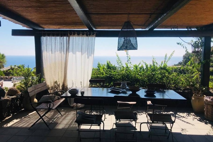 Dining 9 of 10