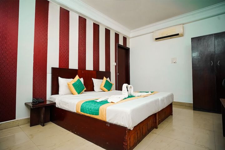 Room 3 of 20