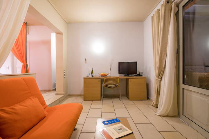 Room 12 of 131