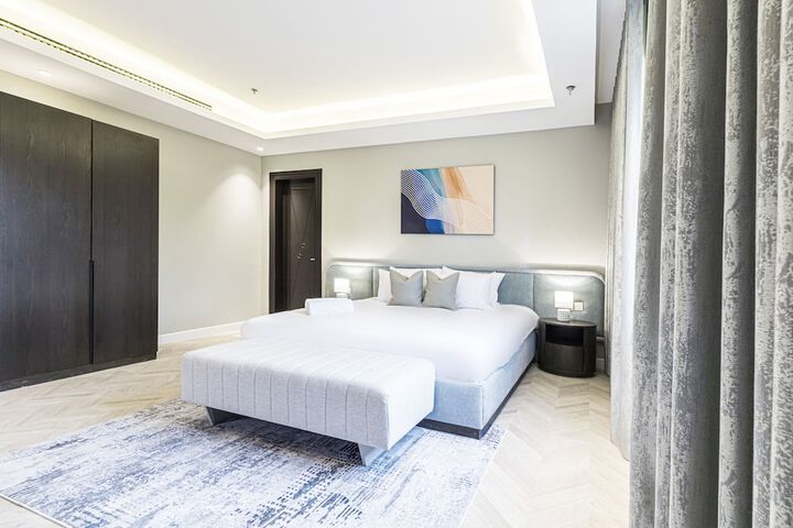 Room 13 of 85