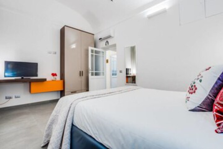 Room 11 of 21