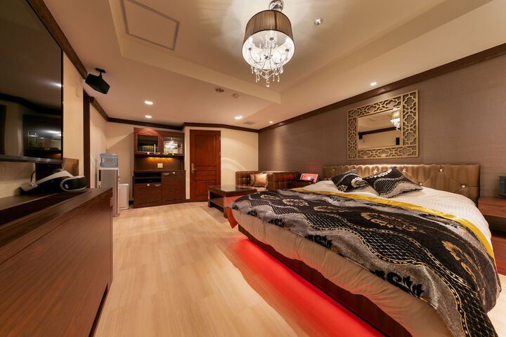 Room 25 of 34