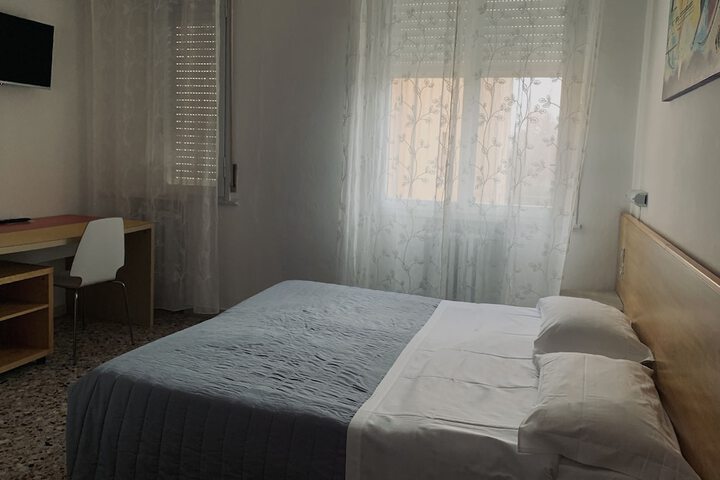 Room 16 of 37