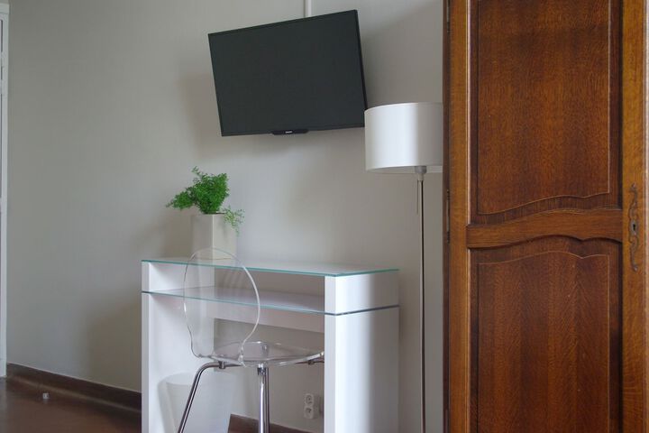 Room 4 of 36