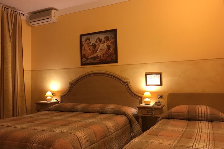Room 9 of 46