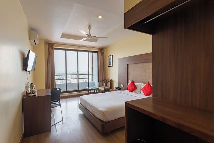 Room 4 of 35