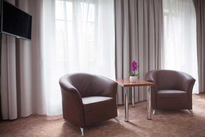 Room 4 of 52