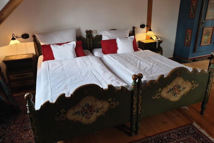 Room 14 of 36