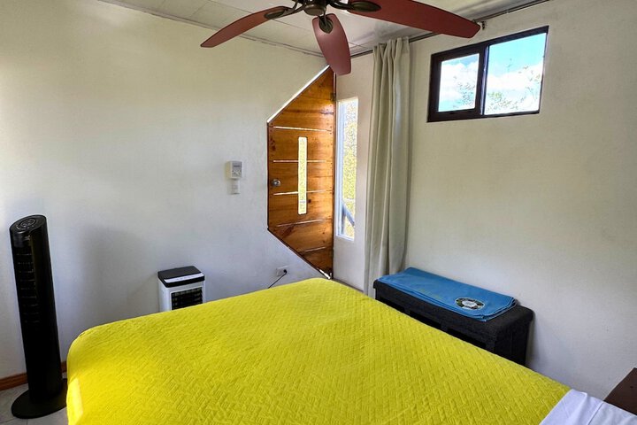 Room 34 of 193