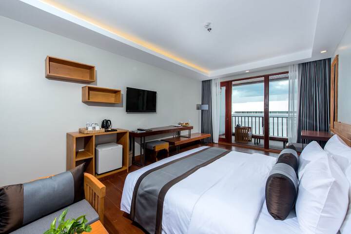 Room 12 of 63