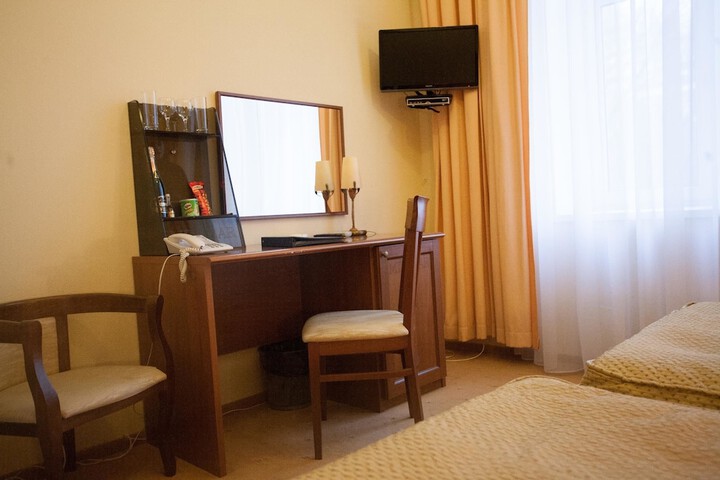 Room 15 of 105