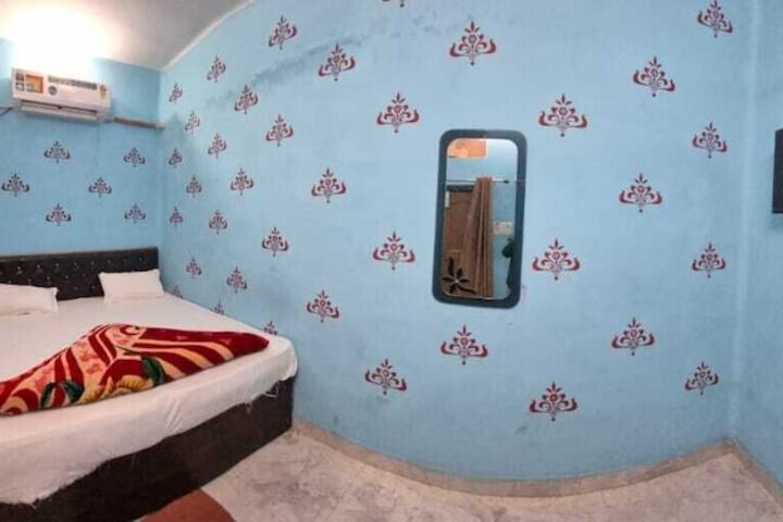Room 5 of 26