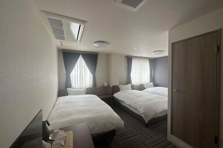 Room 5 of 15