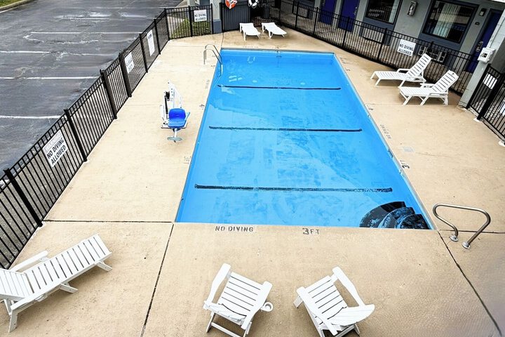 Pools & Facilities