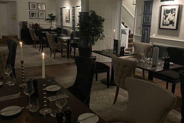 Dining 29 of 36