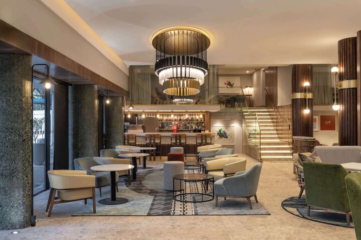 Entrance & Lobby