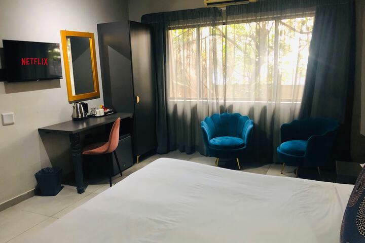 Room 40 of 241