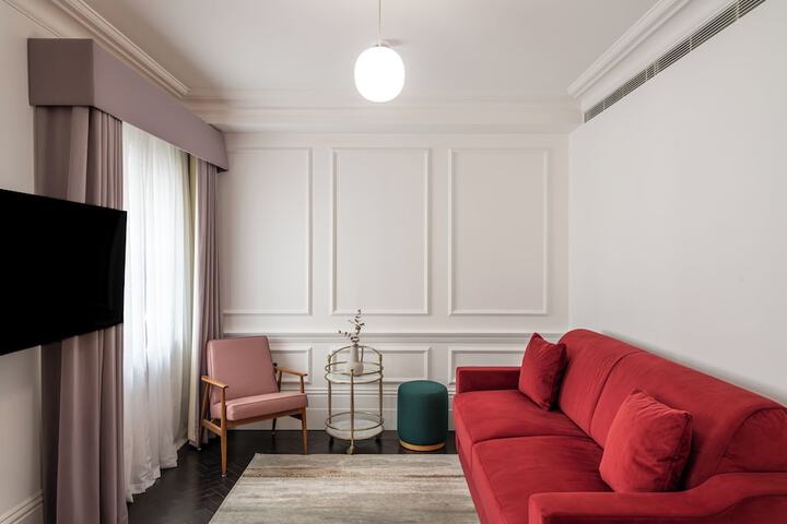Room 10 of 46