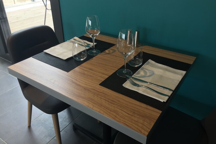 Dining 33 of 40